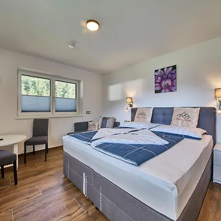 Haus Joan - *