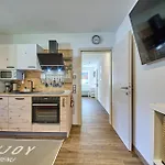 Haus Joan - *