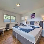 Haus Joan - *