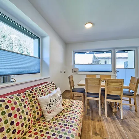 Haus Joan - *