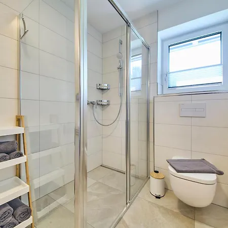 Haus Joan - *