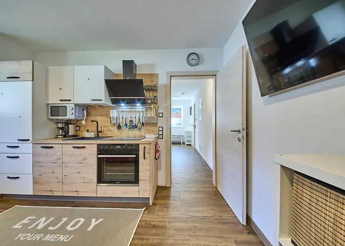 Haus Joan - *